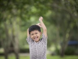 Eksplorasi Konsep Refleksi dan Argumen Kritis (3) Mengapa Pendidikan Anak Perlu Mempertimbangkan Kodrat Alam dan Kodrat Zaman